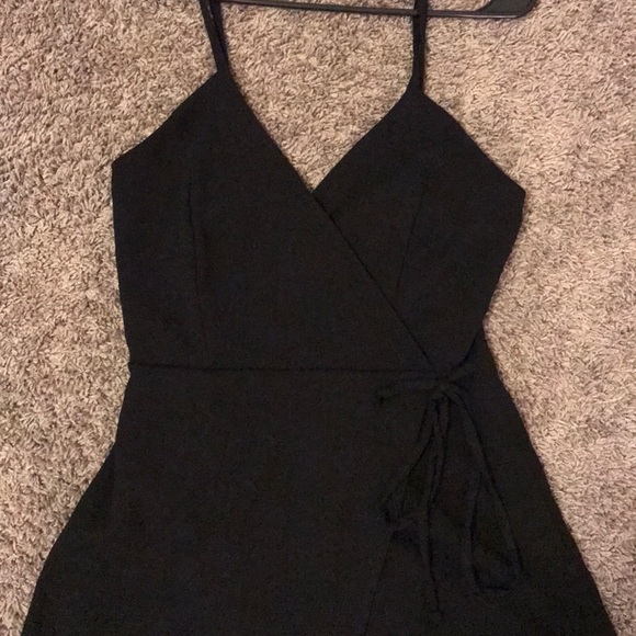 Simple Black Romper With Tie - Picture 2 of 3